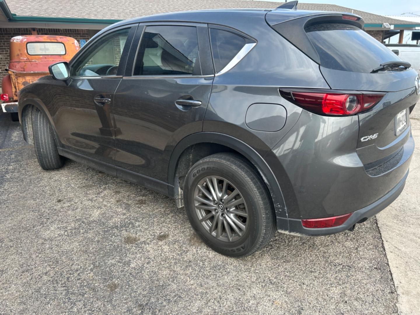 2017 Grey Mazda CX-5 (JM3KFACL8H0) , located at 1687 Business 35 S, New Braunfels, TX, 78130, (830) 625-7159, 29.655487, -98.051491 - Photo#1